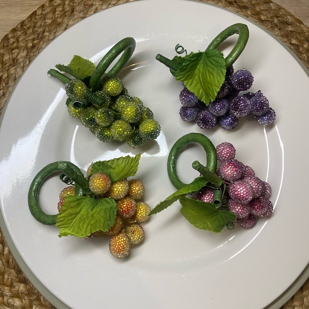 Lot of 4 VTG Sugared Fruit Napkin Rings & 2 Clusters of Beaded Frosted Grapes